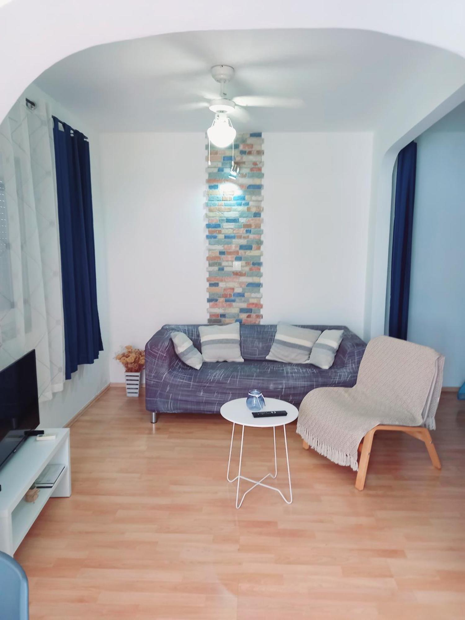 Apartmani Iris I Ana 크리크베니카 외부 사진